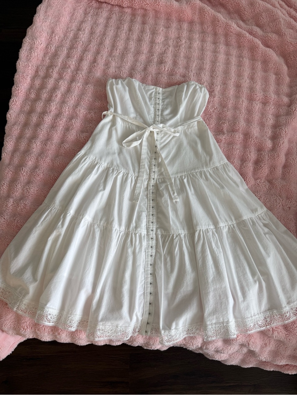 White Tiered Cotton Strapless Dress with Bow Waist